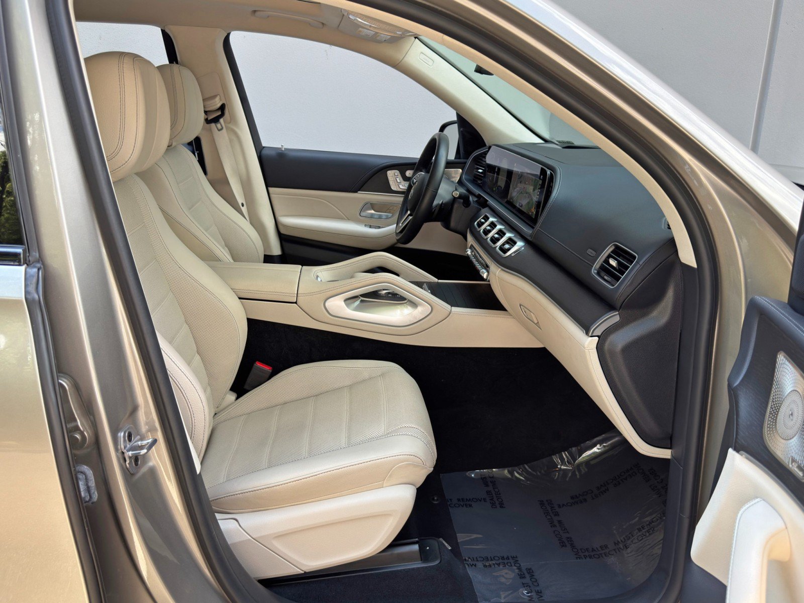 Used 2023 Mercedes-Benz GLS 450 4MATIC image 16