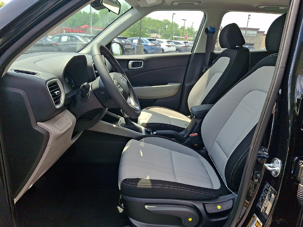 New 2026 Hyundai Venue SEL FWD image 7
