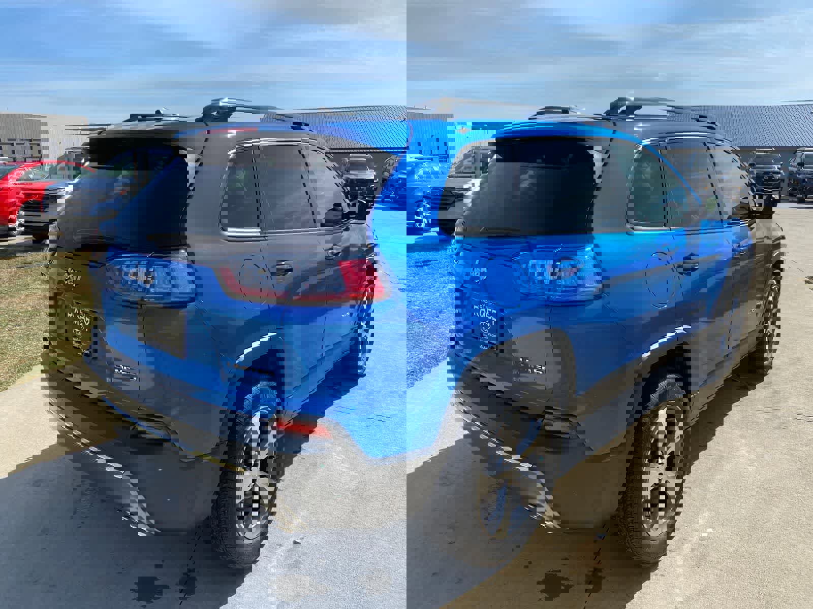 Used 2022 Jeep Cherokee Limited image 6