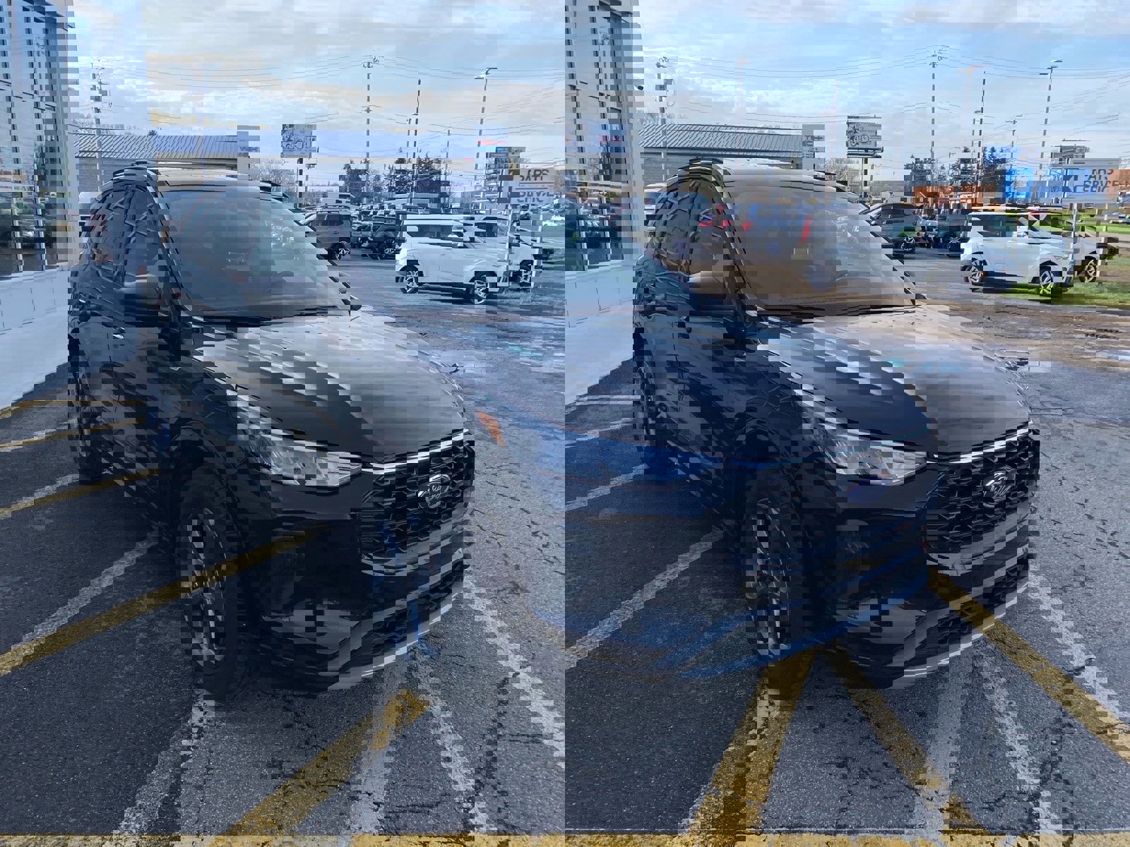 Used 2024 Ford Escape ST-Line w/ Tech Pack #1 AWD/4WD image 7