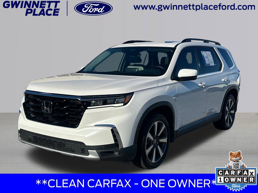 Used 2025 Honda Pilot Touring image 1