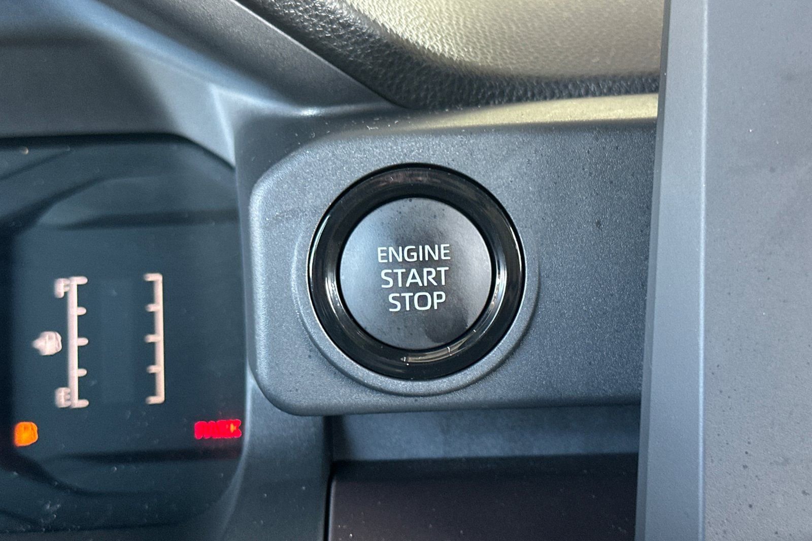 Certified 2025 Toyota Tacoma SR5 image 26