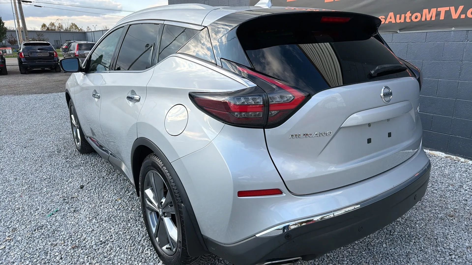 Used 2019 Nissan Murano Platinum image 3