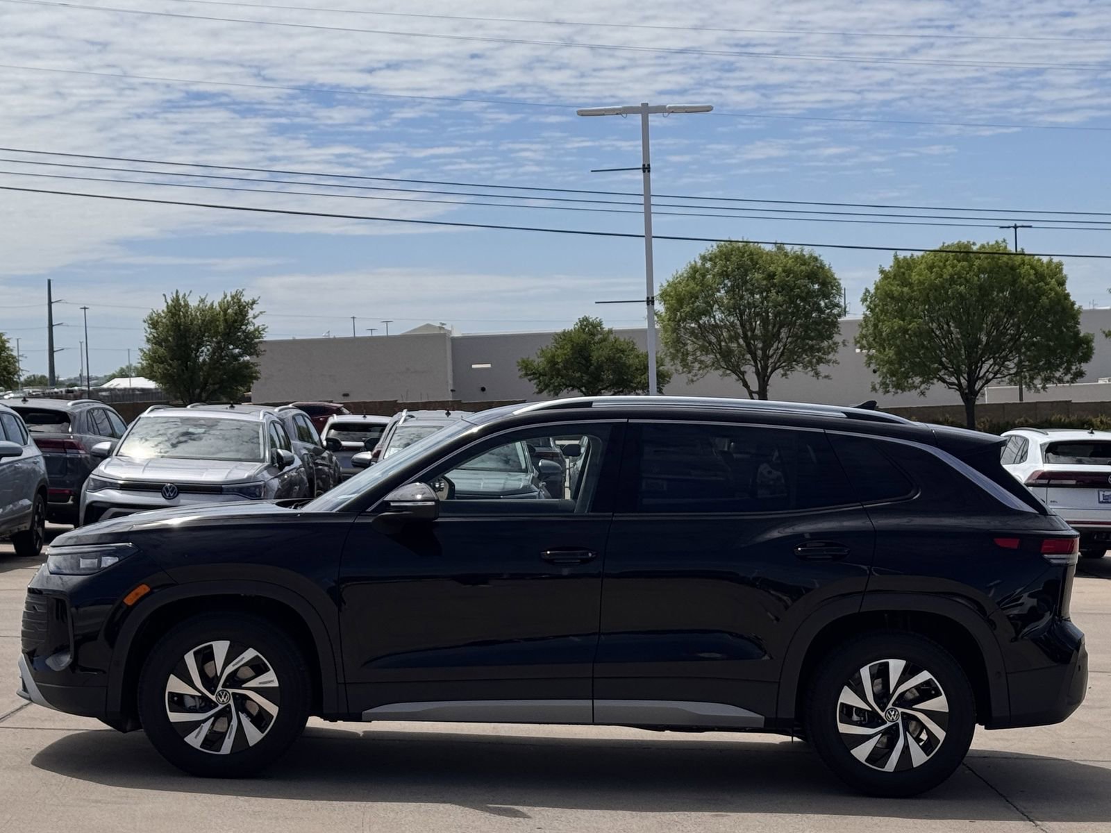 New 2026 Volkswagen Tiguan S FWD image 8