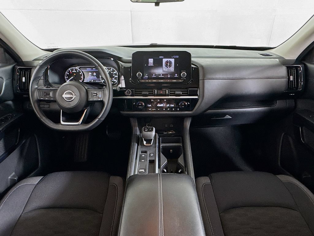 Used 2024 Nissan Pathfinder SV FWD image 29