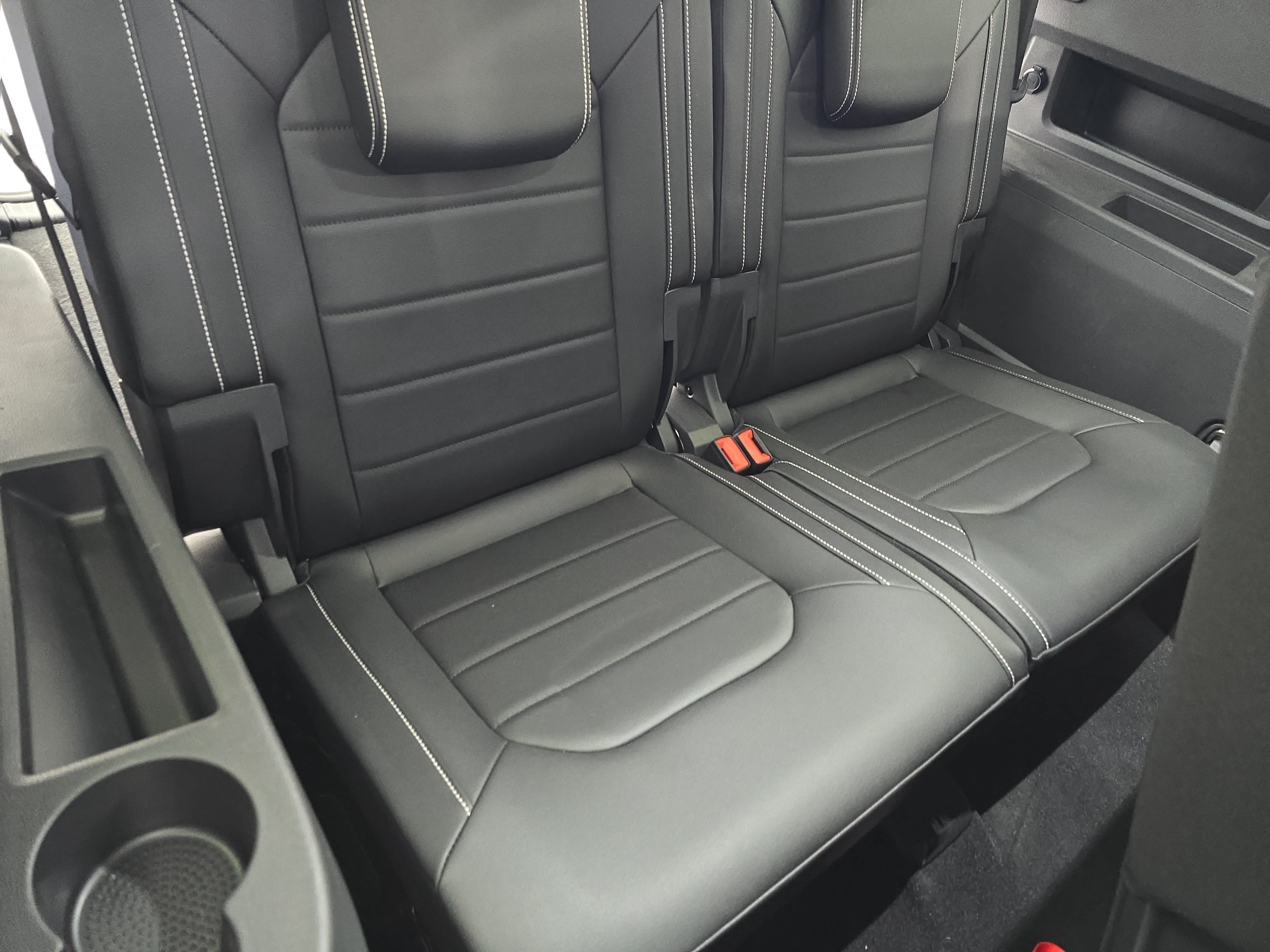 Certified 2025 Volkswagen Atlas SEL AWD/4WD image 12