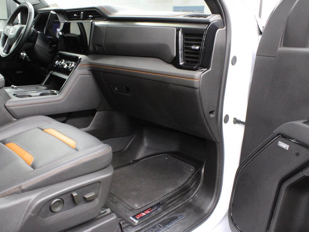 Used 2026 GMC Sierra 2500 AT4 w/ Technology Package AWD/4WD image 42