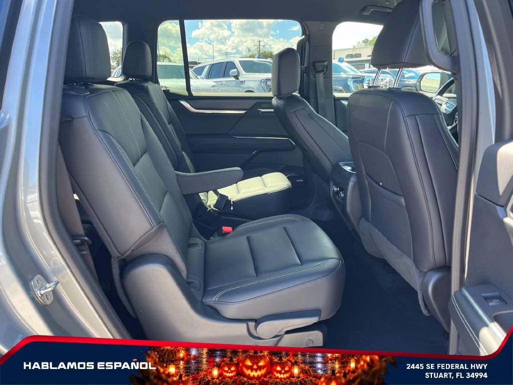Used 2026 GMC Acadia Elevation w/ Elevation Premium Package FWD image 18