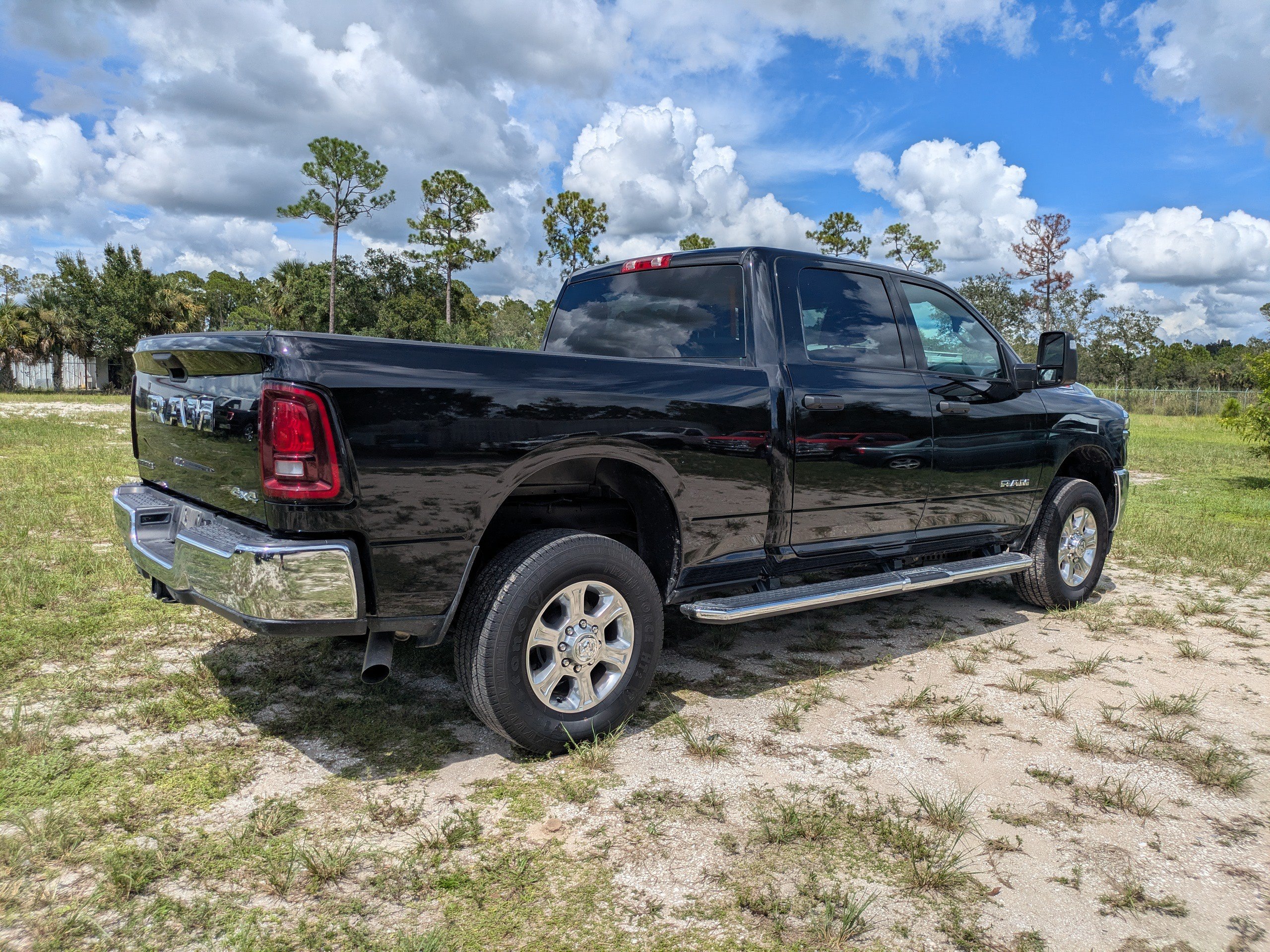 Used 2026 RAM 2500 Big Horn AWD/4WD image 4