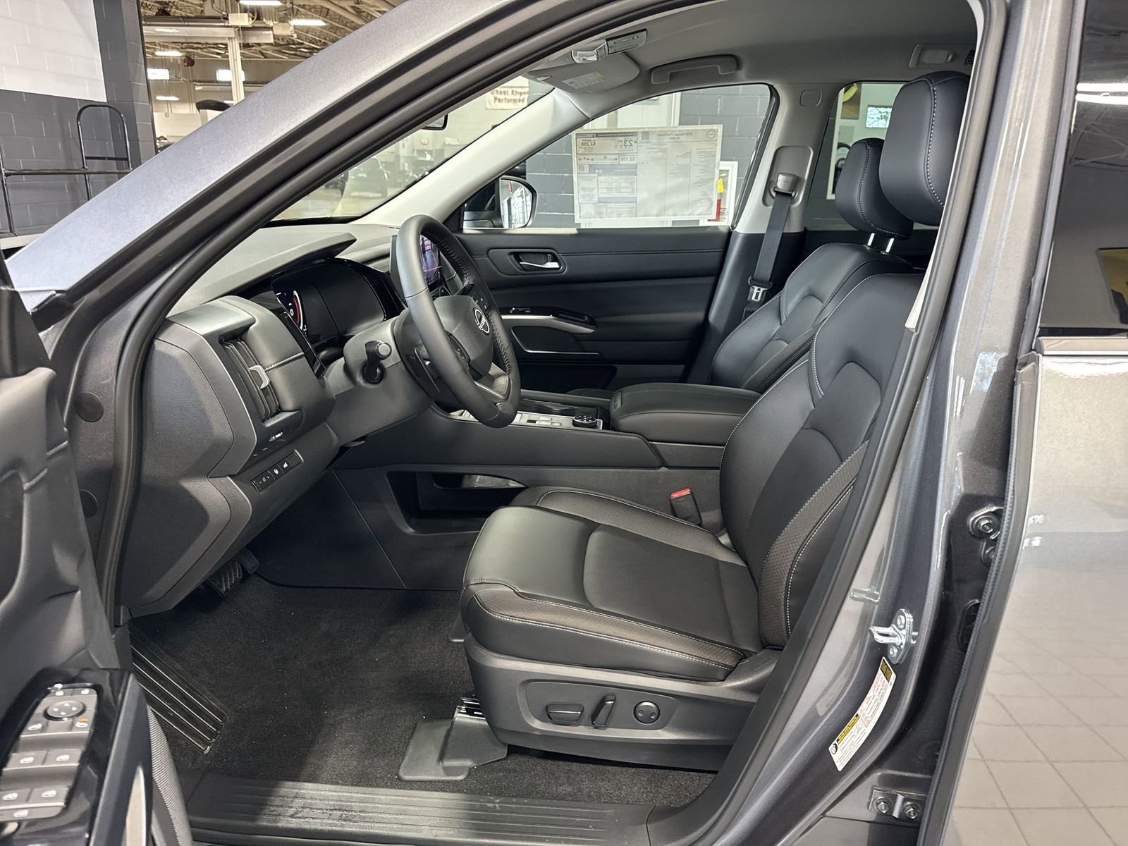 New 2026 Nissan Pathfinder SL AWD/4WD image 10