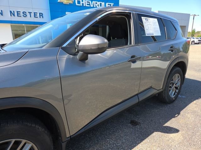 Used 2021 Nissan Rogue S FWD image 30