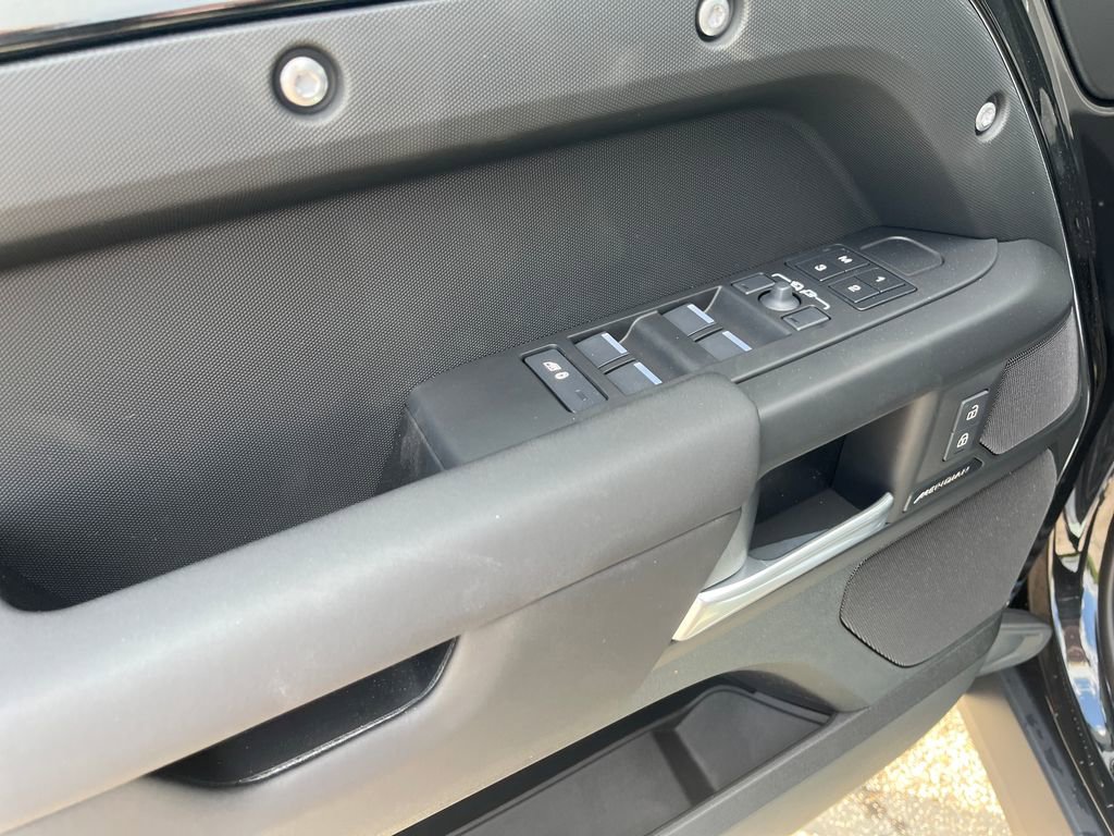 New 2026 Land Rover Defender 110 S AWD/4WD image 11