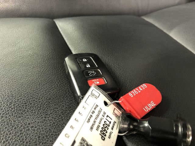 Used 2018 Toyota RAV4 Limited image 31