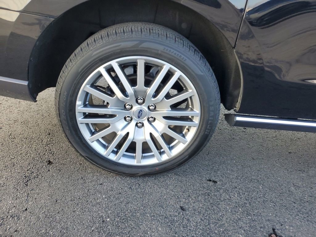 Used 2024 Ford Expedition Max Limited image 11