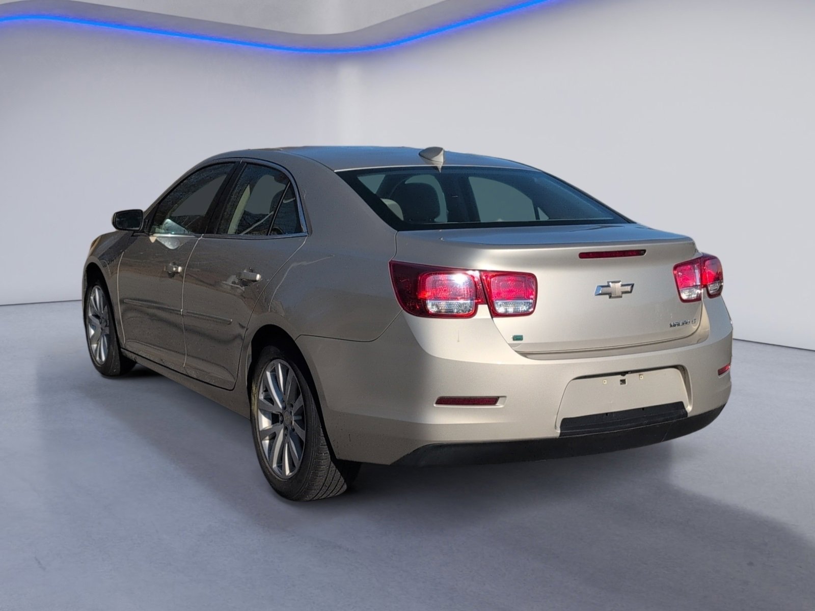 Used 2015 Chevrolet Malibu LT w/ Leather Package image 3