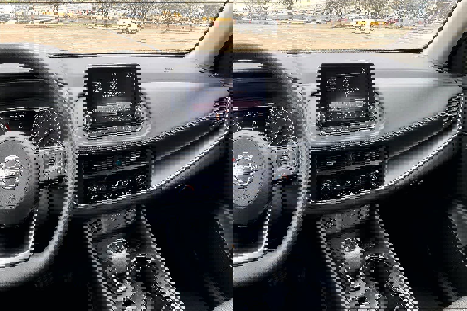 Used 2024 Nissan Rogue SV image 15