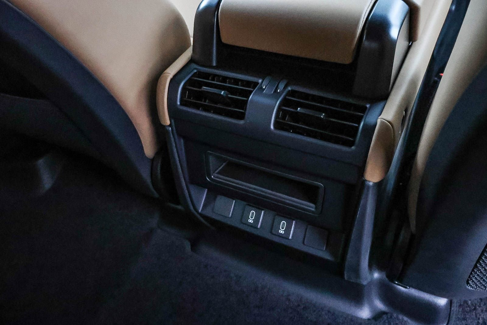 New 2026 Land Rover Defender 110 X-Dynamic SE AWD/4WD image 22