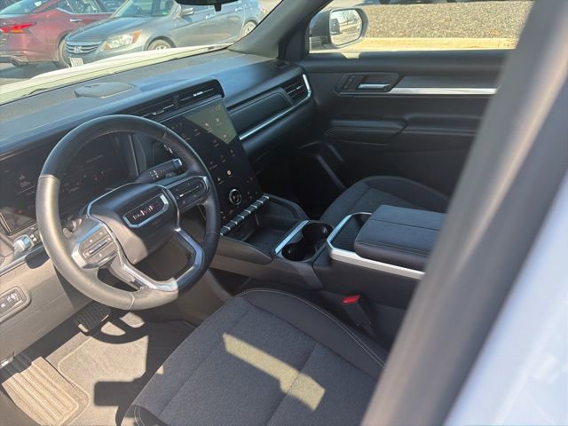 Used 2025 GMC Terrain Elevation image 11