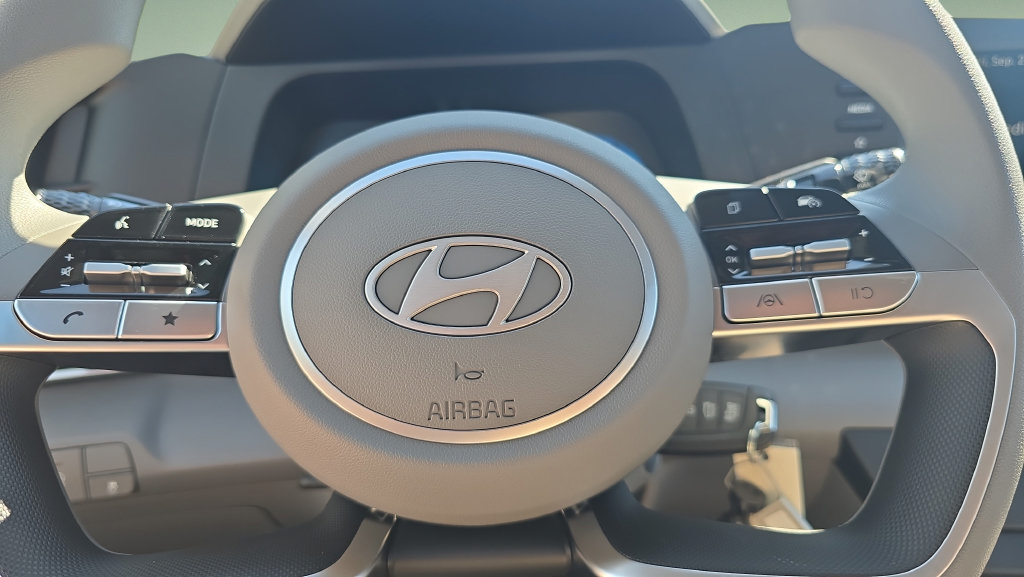 New 2026 Hyundai Elantra SE FWD image 12