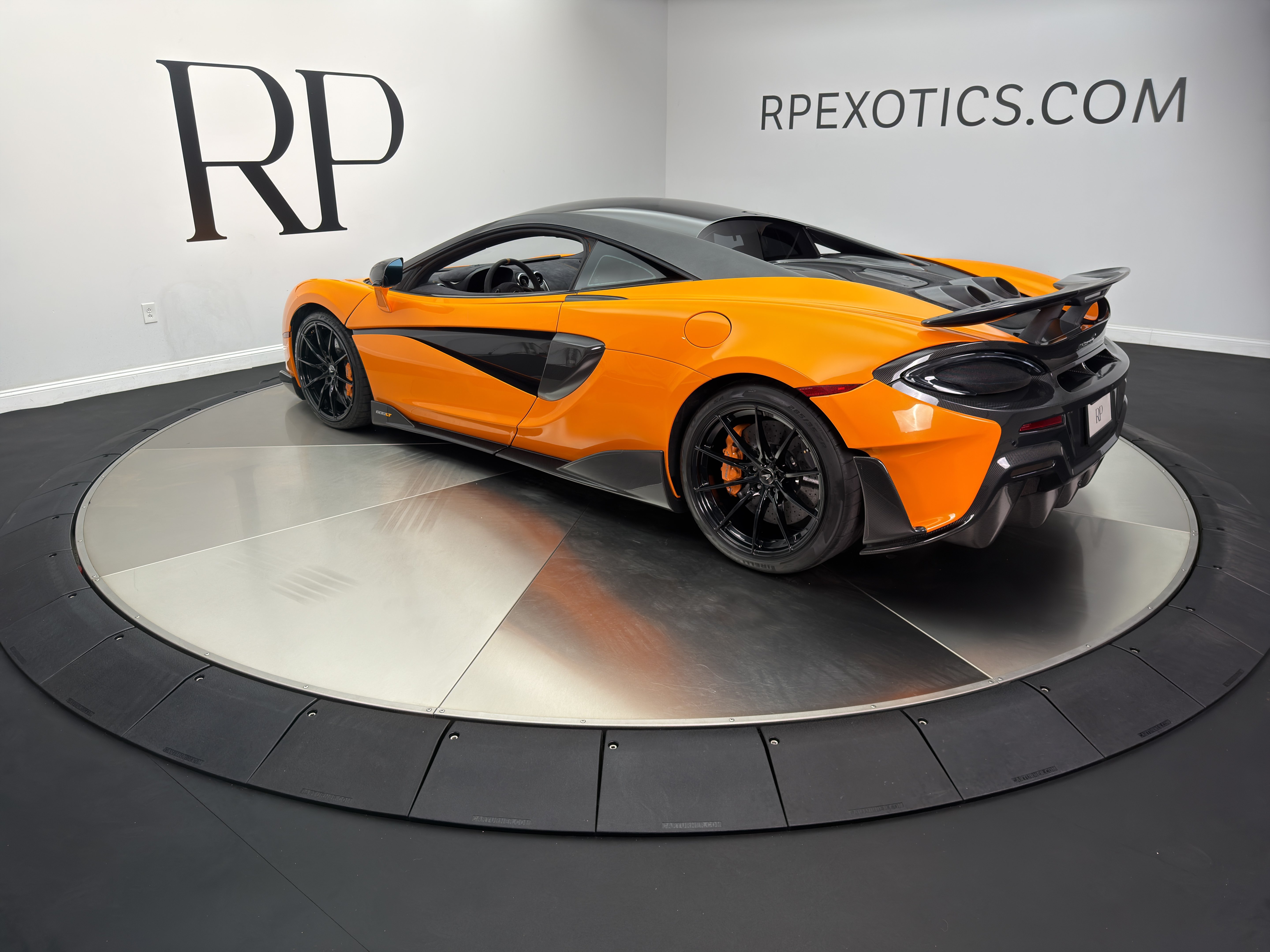 Used 2019 McLaren 600LT RWD image 4