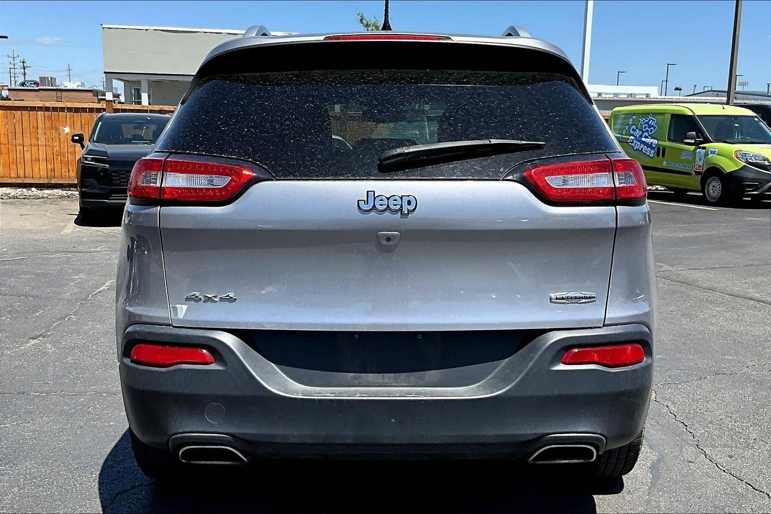 Used 2015 Jeep Cherokee Latitude w/ Cold Weather Group AWD/4WD image 5