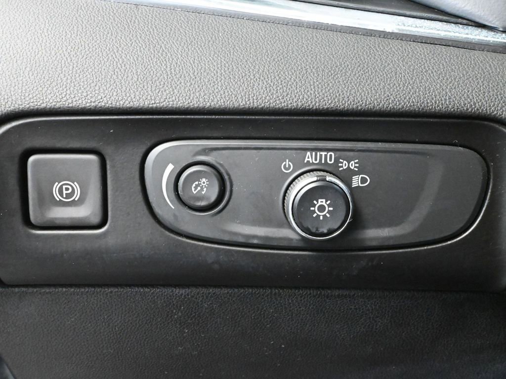 Used 2021 Buick Enclave Premium w/ Surround and Sites Package AWD/4WD image 34