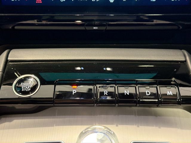 Used 2025 Lincoln Navigator Reserve w/ Jet Appearance Package image 14