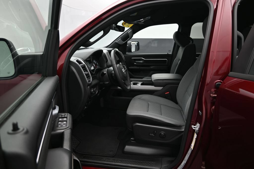 Used 2025 RAM 1500 Big Horn AWD/4WD image 15