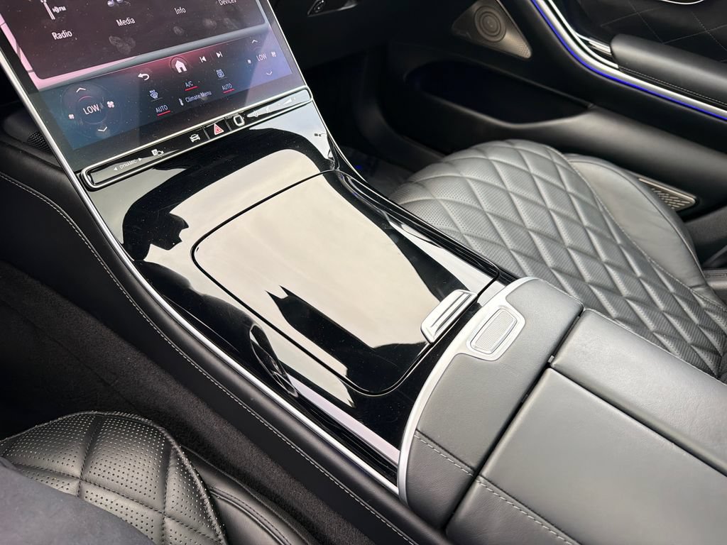 Used 2022 Mercedes-Benz S 580 4MATIC Sedan w/ Rear Seat Package image 32