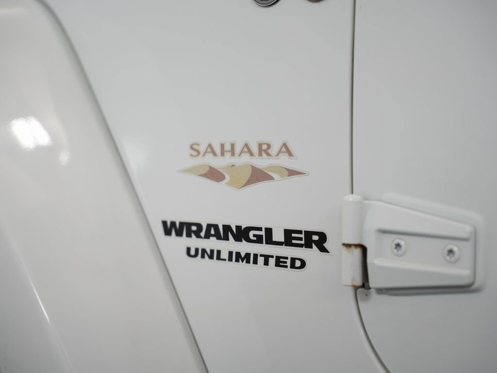 Used 2015 Jeep Wrangler Unlimited Sahara w/ Connectivity Group image 59
