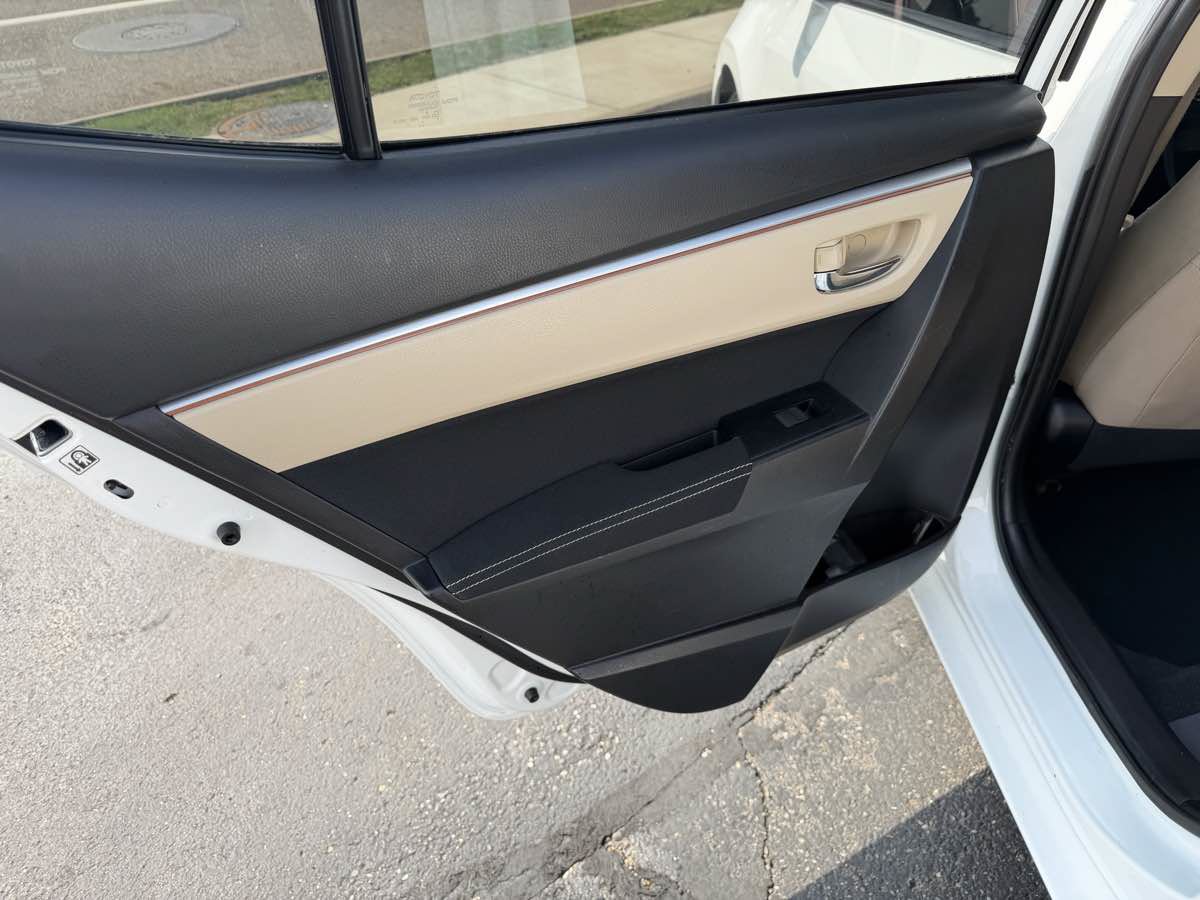 Used 2014 Toyota Corolla LE FWD image 14