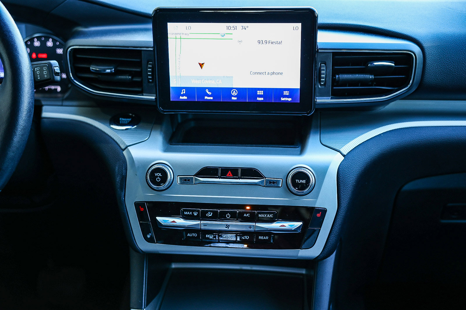 Used 2022 Ford Explorer XLT w/ Equipment Group 202A image 19