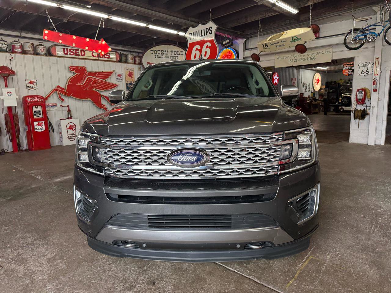 Used 2019 Ford Expedition Platinum AWD/4WD image 8