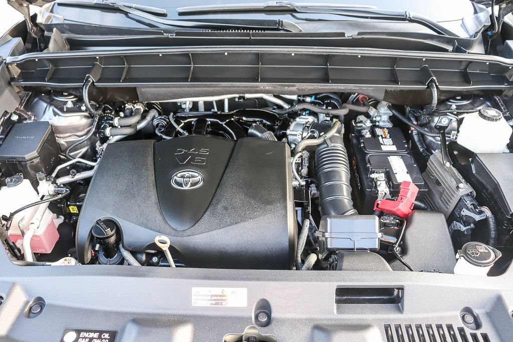 Used 2022 Toyota Highlander XLE FWD image 32
