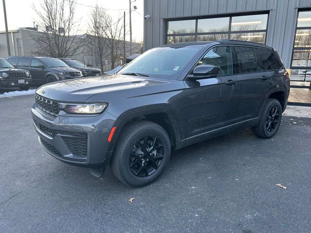 New 2026 Jeep Grand Cherokee Altitude image 9
