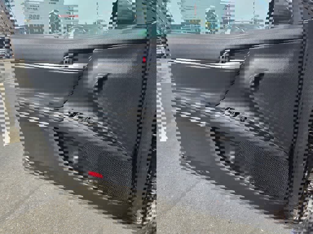 Used 2023 Toyota Camry SE image 17