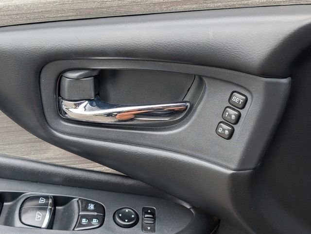 Used 2018 Nissan Murano Platinum w/ Cargo Package image 34