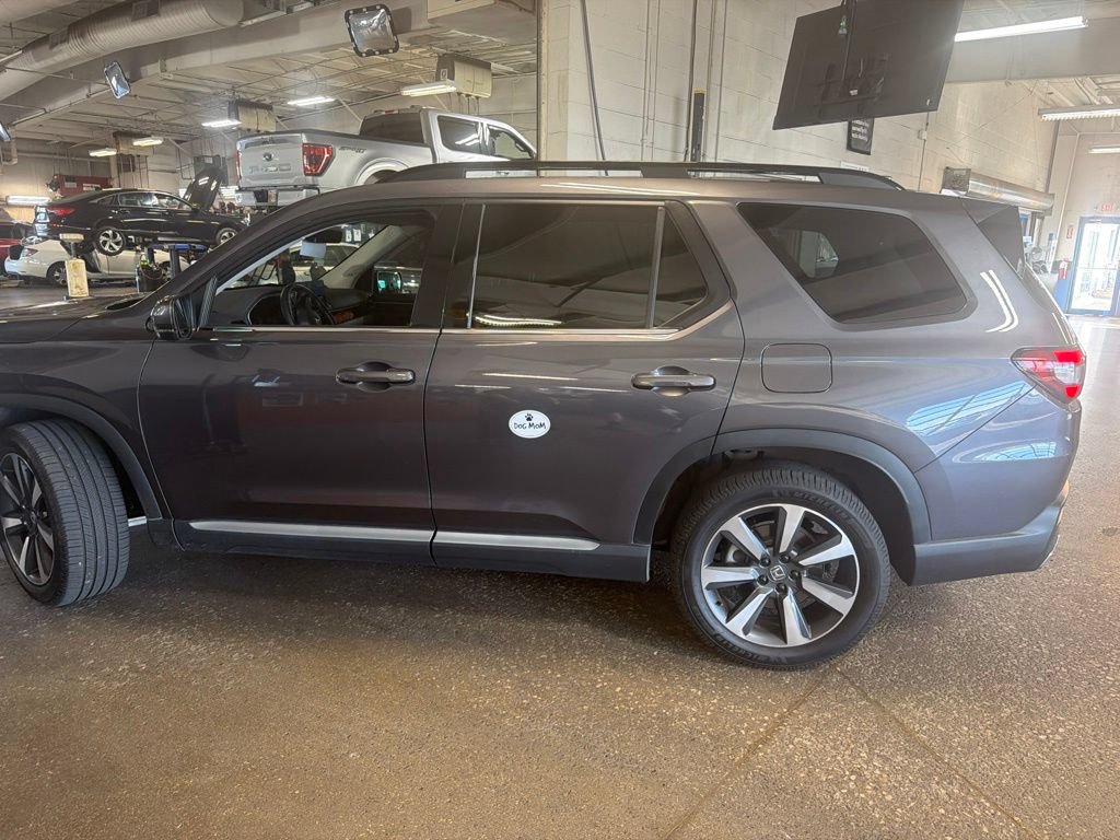 Used 2023 Honda Pilot Elite image 4