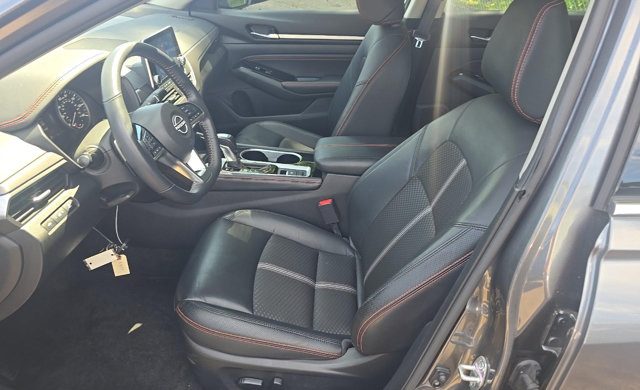 Used 2023 Nissan Altima 2.5 SR AWD/4WD image 9