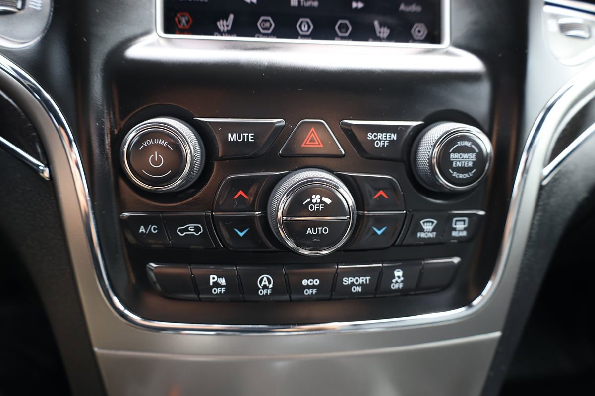 Used 2018 Jeep Grand Cherokee Limited AWD/4WD image 30