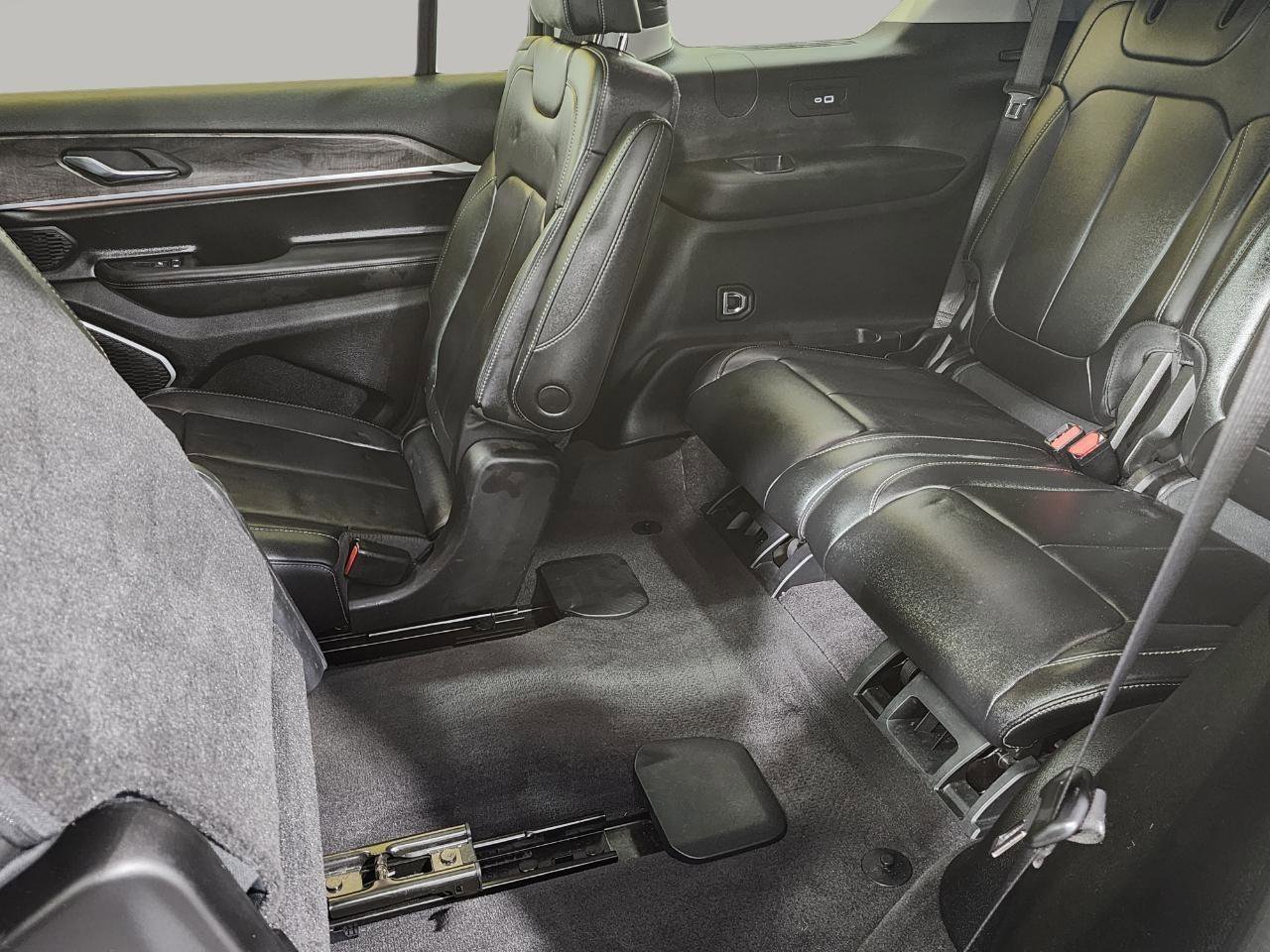 Used 2021 Jeep Grand Cherokee L Limited image 22