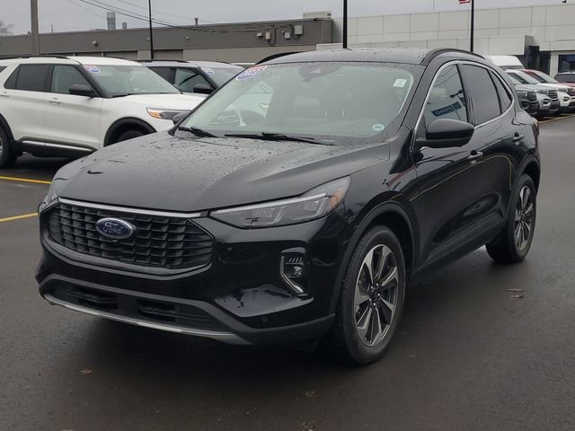 Certified 2023 Ford Escape Platinum image 2