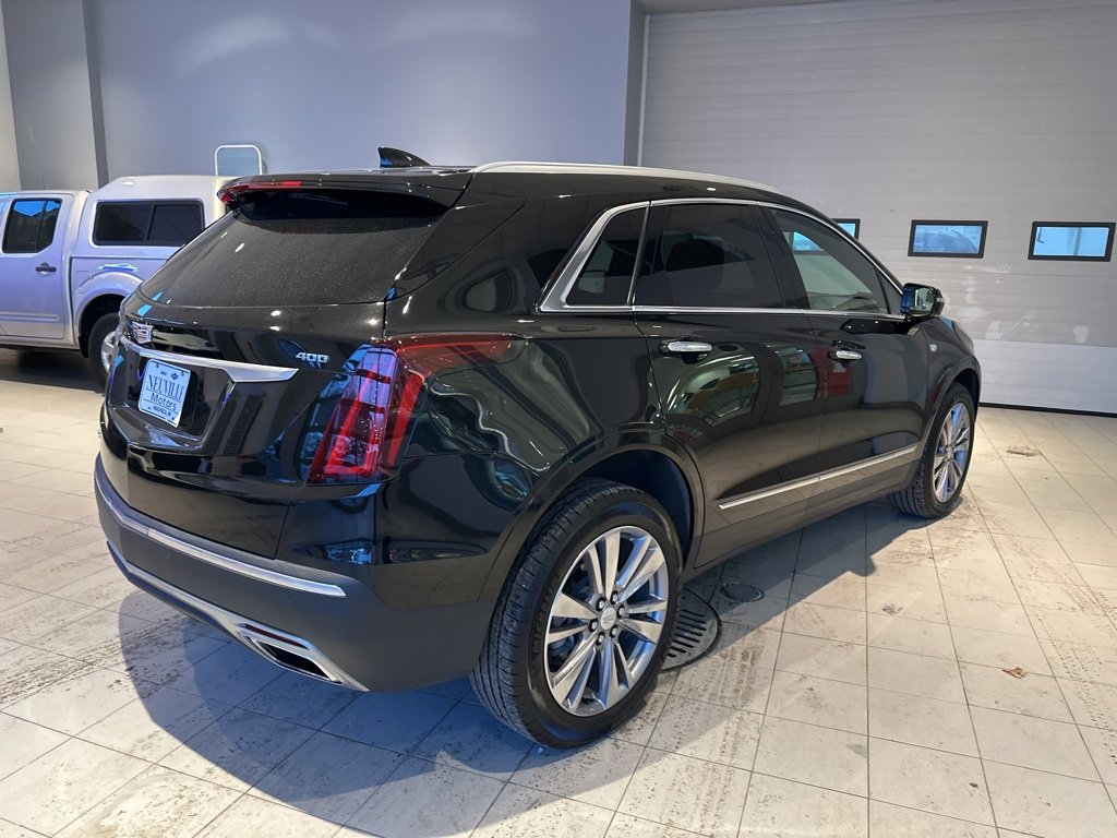 Used 2025 Cadillac XT5 Premium Luxury image 3