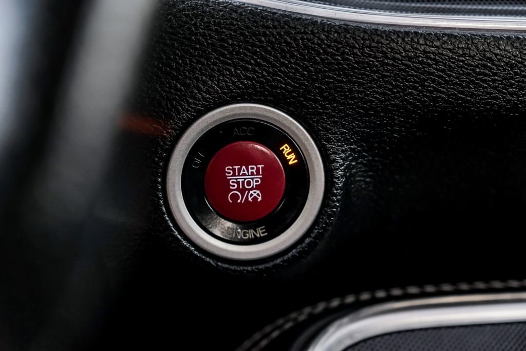 Used 2015 Dodge Challenger SRT w/ Technology Group image 18