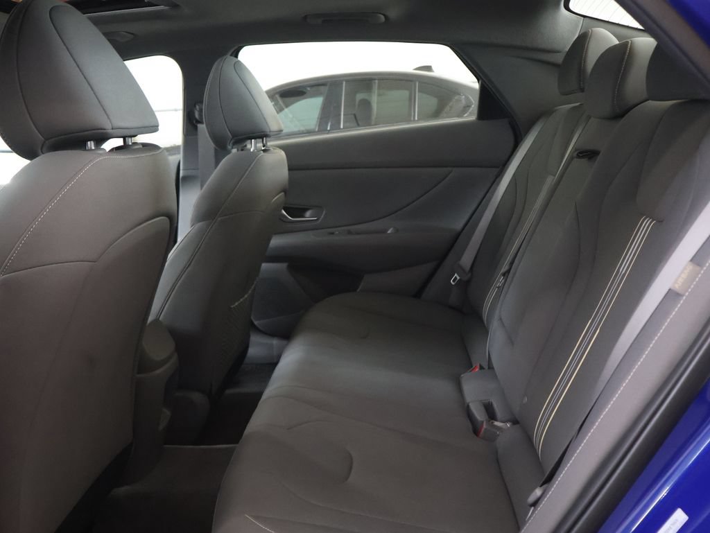 Used 2025 Hyundai Elantra SEL FWD image 14