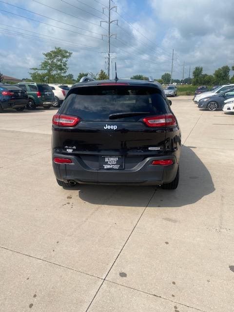 Used 2015 Jeep Cherokee Latitude AWD/4WD image 3