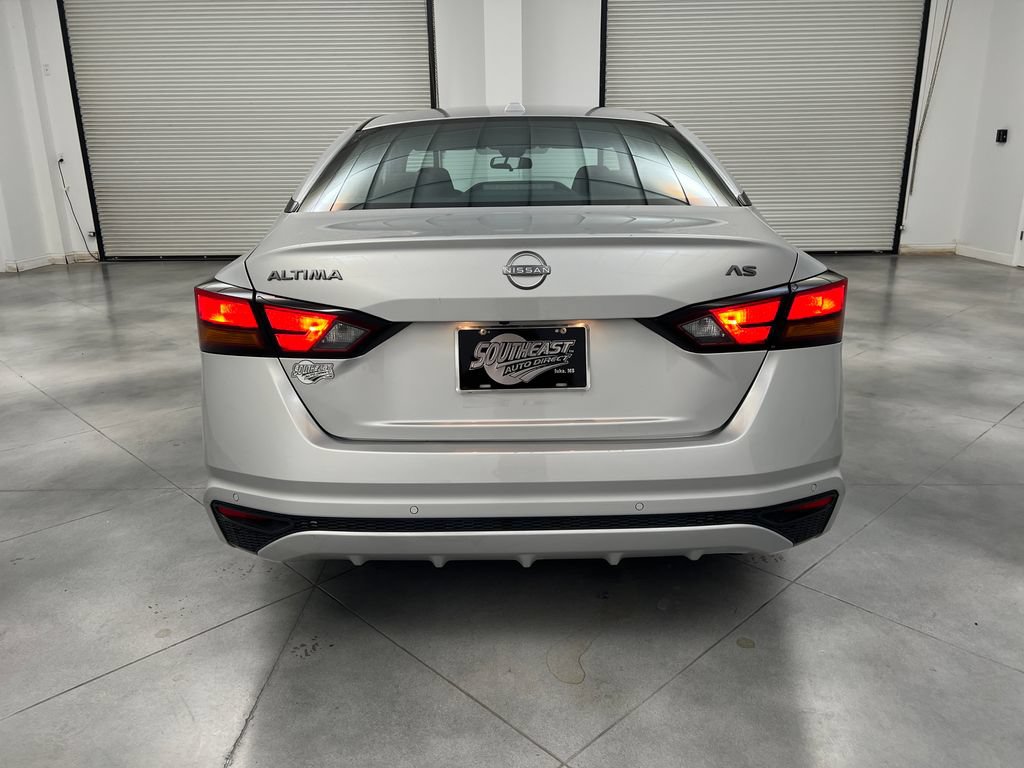 Used 2024 Nissan Altima 2.5 SV FWD image 8