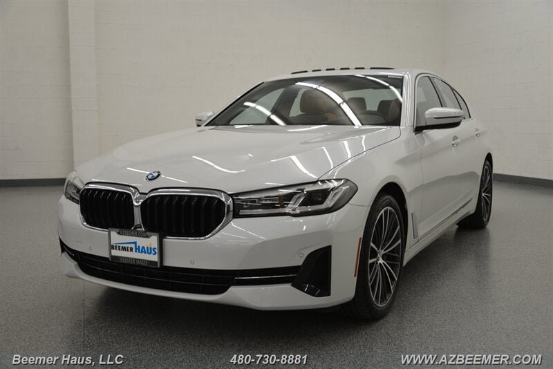 Used 2023 BMW 530i w/ Premium Package RWD image 2