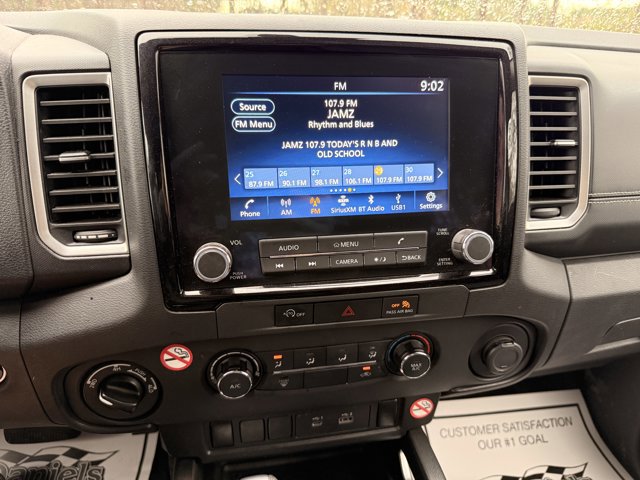 Used 2023 Nissan Frontier SV image 18