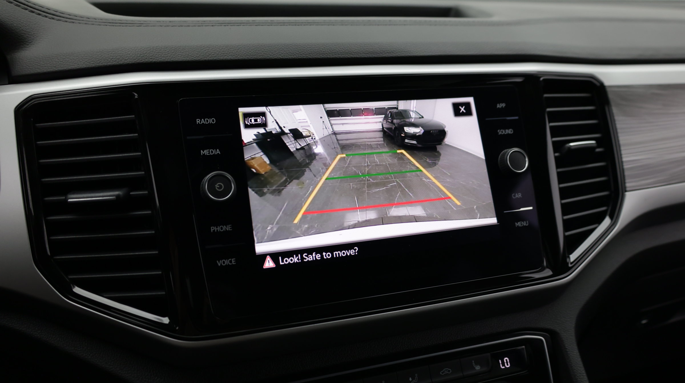 Used 2023 Volkswagen Atlas Cross Sport SE FWD image 17